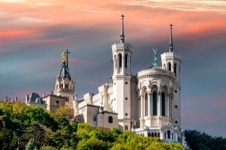 La Basílica de Notre Dame de Fourvière La Basílica de Notre Dame de Fourvière