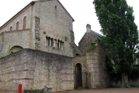 Saint-Pierre-aux-Nonnains, una de las iglesias más antiguas de Francia Saint-Pierre-aux-Nonnains, una de las iglesias más antiguas de Francia