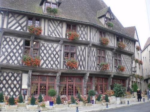 Chartres, medieval y religiosa