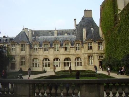 El Palacio de Sully, en Paris