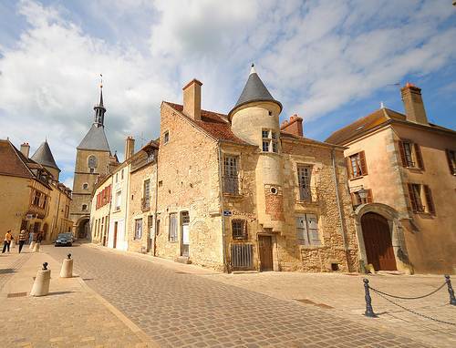 Avallon, preciosa comuna medieval de Borgoña