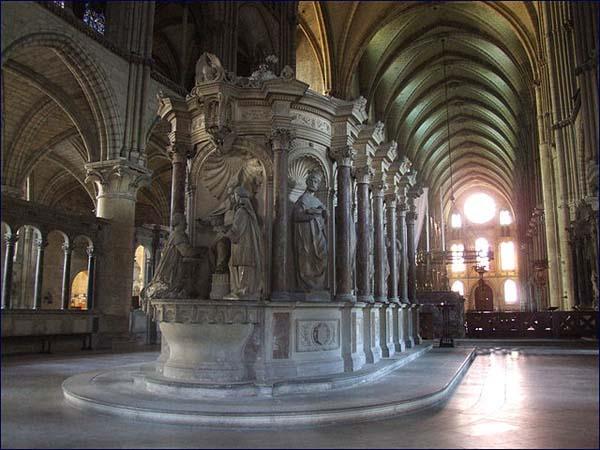 Basilica de Saint Remi en Reims interior
