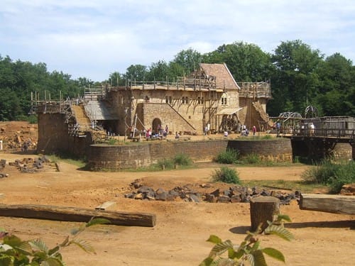 La construcción de un castillo medieval en Guédelon La construcción de un castillo medieval en Guédelon