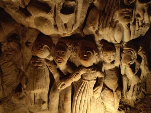 La misteriosa cueva de las esculturas en Países del Loira La misteriosa cueva de las esculturas en Países del Loira